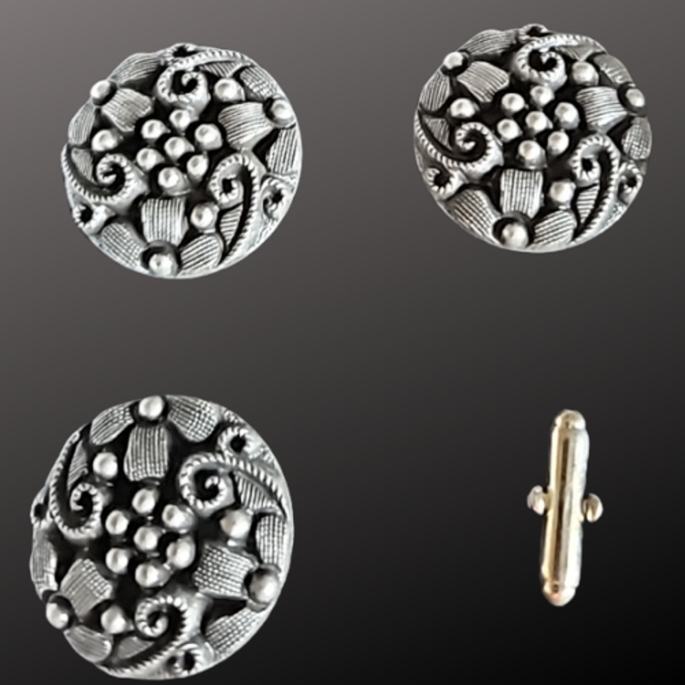 Blanket Links Horse Show Number Pins Set of 4 Pewter Center Dots
